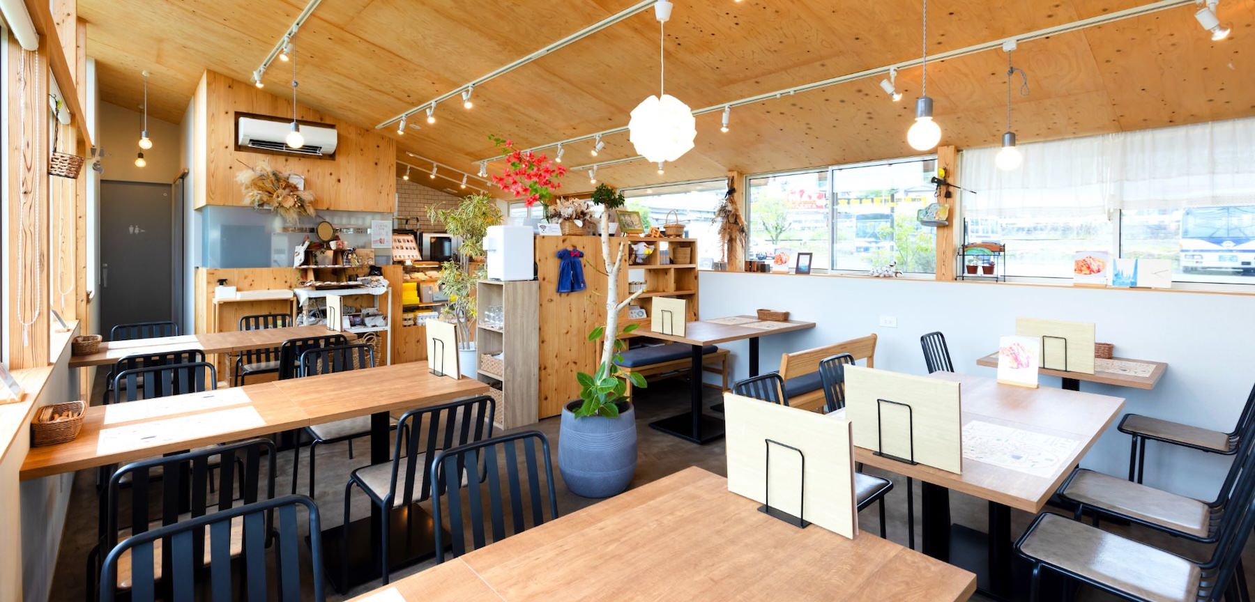 農場直営カフェ Cafe Caprices