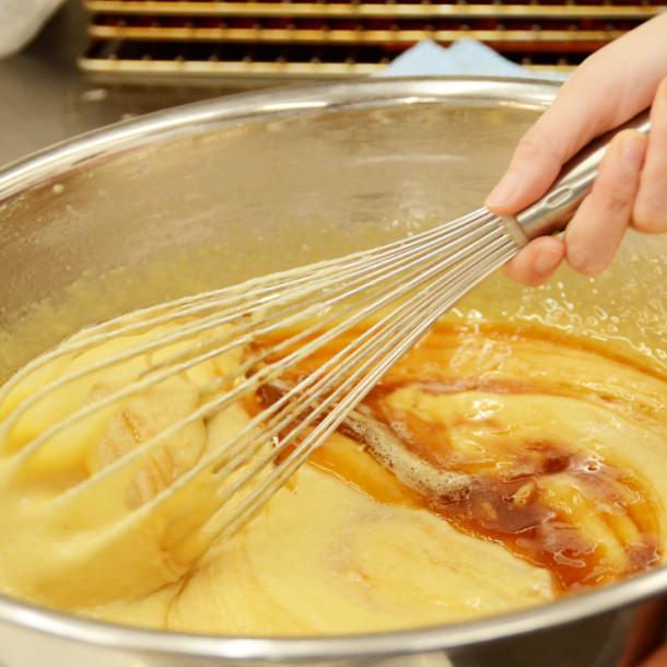 丁寧に生地を仕立てる